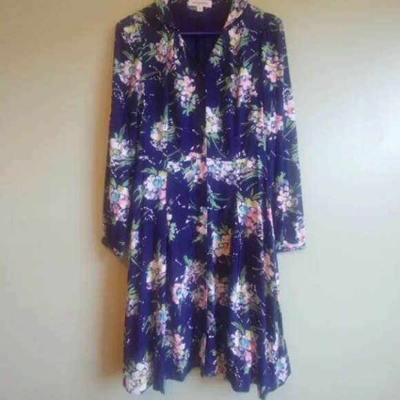 NEW Never worn Emily and Fin navy floral button dress Size Small - Picture 1 of 8